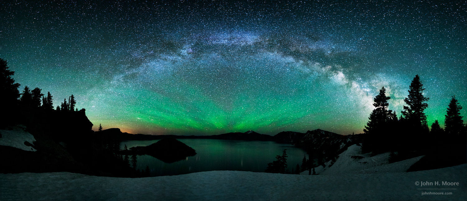 Via Lctea sobre o Lago Crater com Luminiscncia Noturna