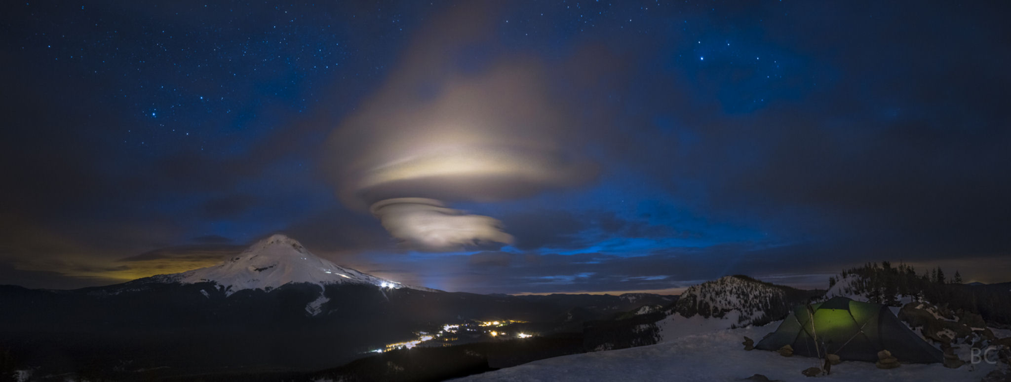 Nuvem lenticular no Monte Hood