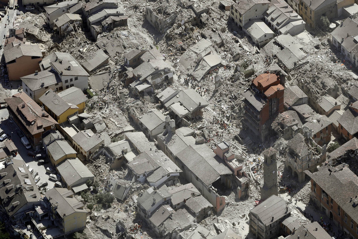 Terremoto no centro da Itlia